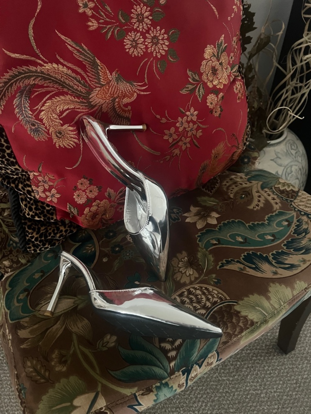 Vogue Metallic Silver Pointed-Toe Slingback Heels